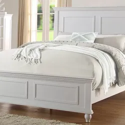 King Size Bed frame Mattress included.       Cama King Size Colchon incluido