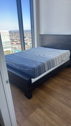 Queen bed with mattress