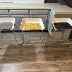 Steelcase 3 bar Stools! Good Condition!! 