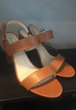 Size 10 cognac colored shoes women’s