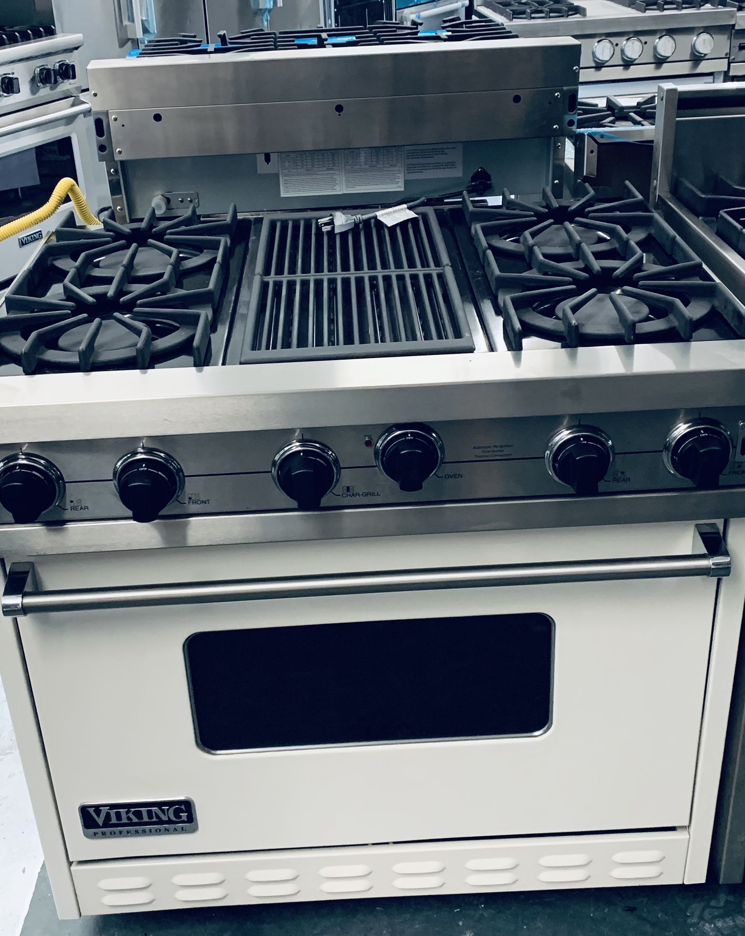 White 36” Inch Viking Gas Stove for Sale in Jurupa Valley, CA - OfferUp
