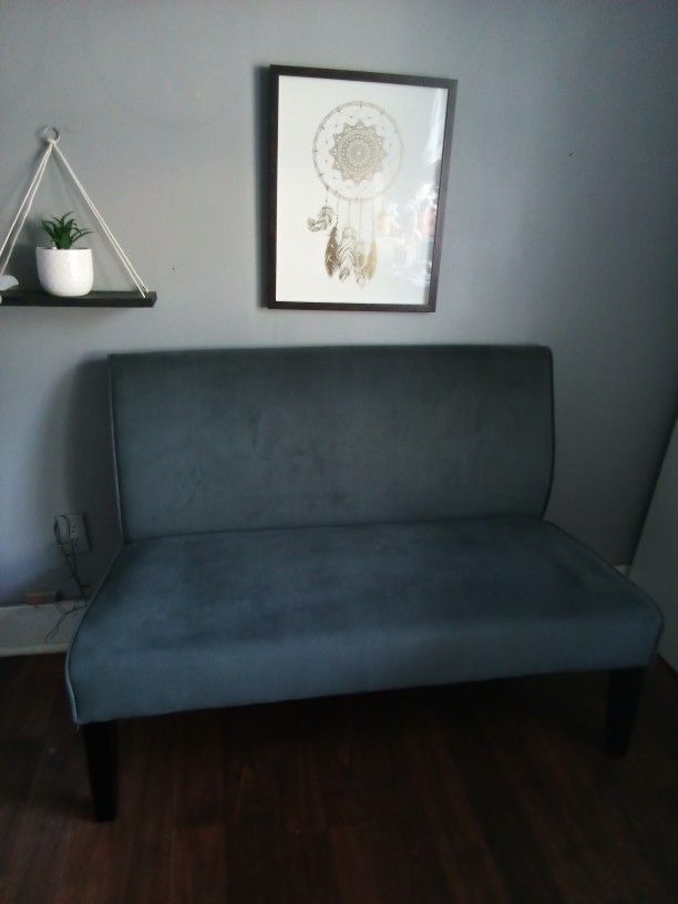 Entry Bench
