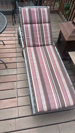 Free lounge chair
