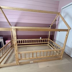 Floor bed for toddlers 