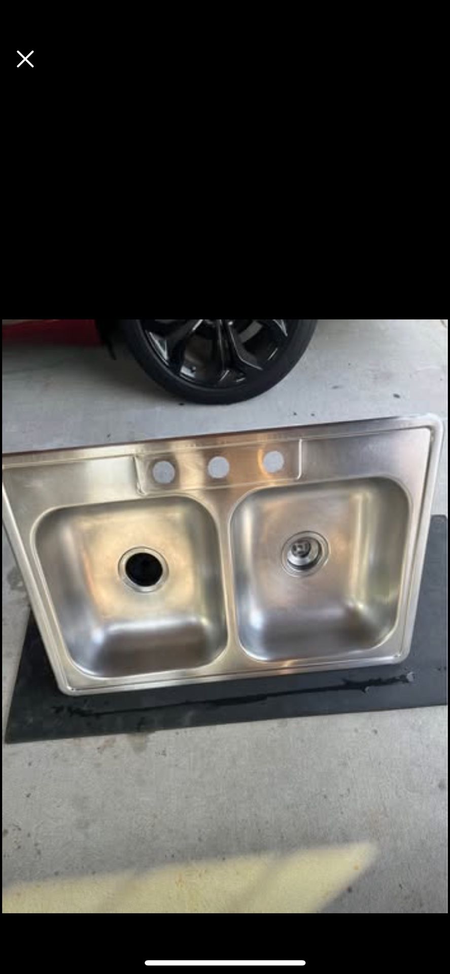 Kitchen sink with Moen aerator