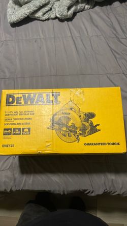 Dewait saw