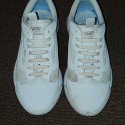 Vans Ultrarange Size 7 women's (lightweight)