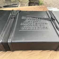 SHOW CASE BOX WITH WHEELS