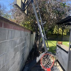 Adjustable basketball court