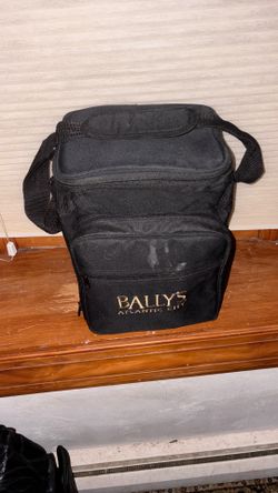 Bally's wine and cheese tote