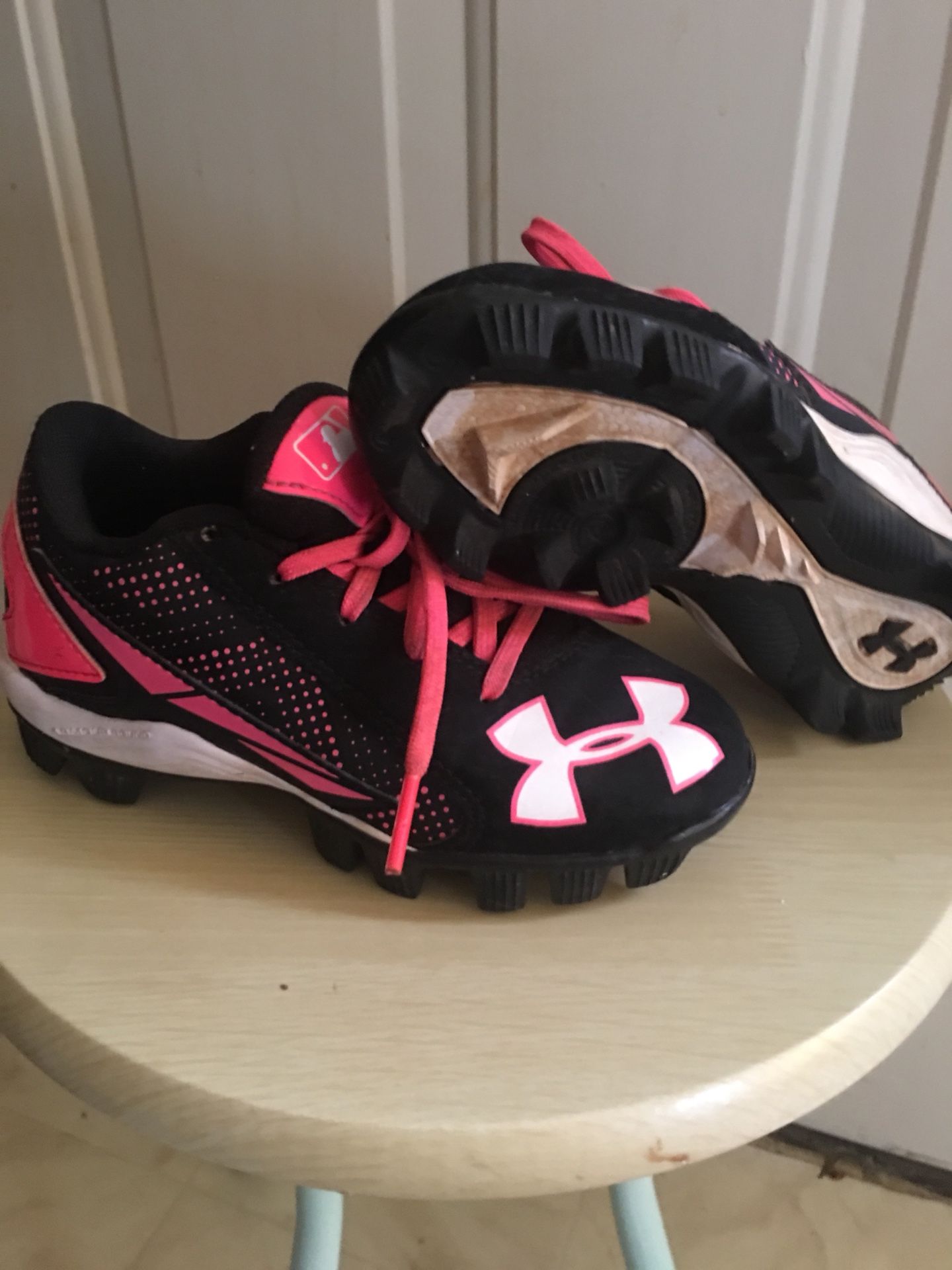 Under armor baseball cleats youth 11c used for half season