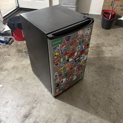 Used Mini Fridge 