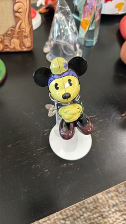 Schylling brand Minnie Mouse tin wind-up toy