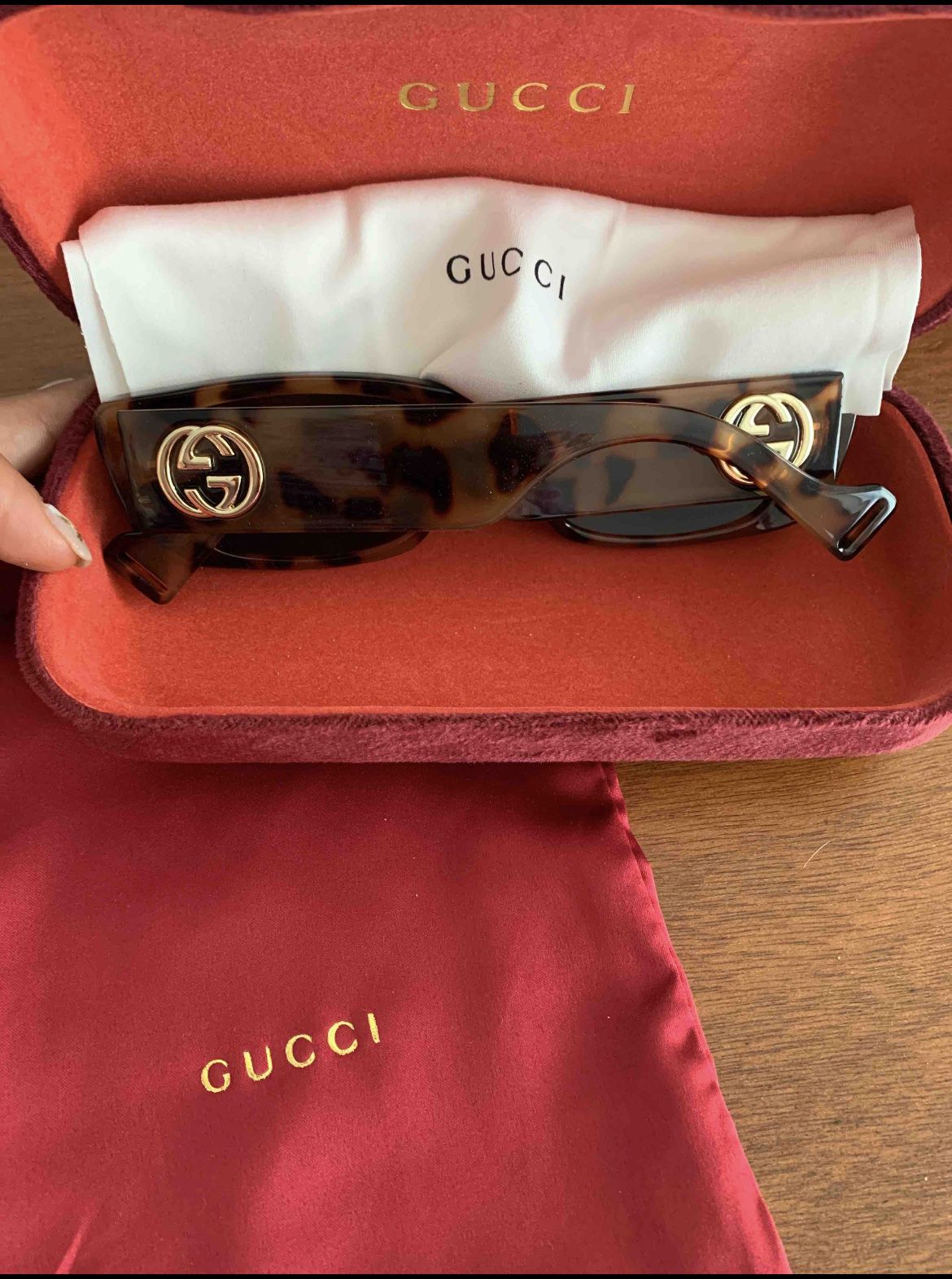 Women's Gucci Sunglasses for Sale in Edison, NJ - OfferUp