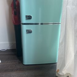 Insignia Mini Fridge New 