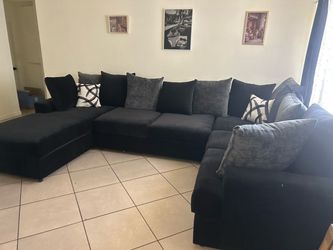(ANY COLOR) Brand new customizable Large Black U-Shaped Sectional Sofa
