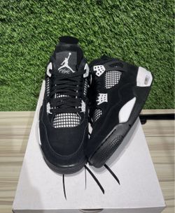 Jordan 4’s White thunder