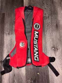 Mustang Survival ELITE 28 inflatable vest, GUC