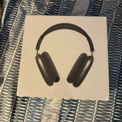 AirPod Max’s Color: Midnight, Space Grey, Purple, & Starlight