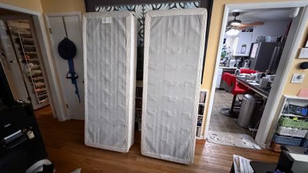 Split Queen Box Sprigs and Queen/Full Bed Frame with Wheels