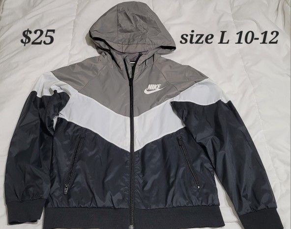 Boy Nike Windbreaker Size 10-12 