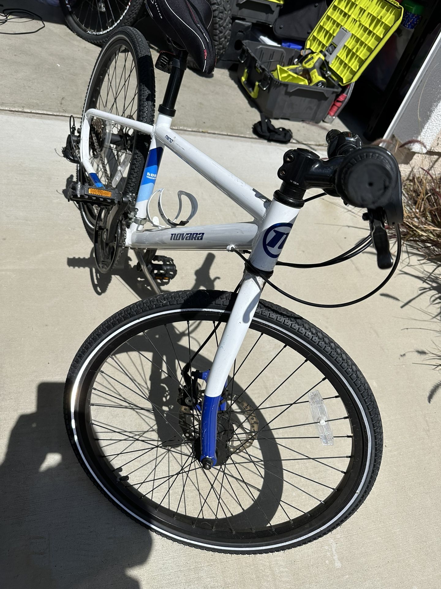 Novara Meno 24 Inch Kids Mountain/City Bike