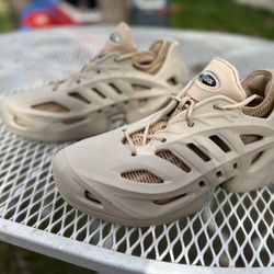 Adidas Climacool athletic shoes in beige, size 13