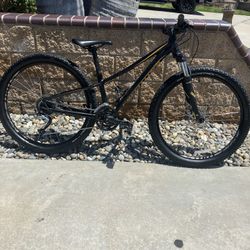 Specialized Mountain Bike, Model Pitch, 29inch Tires 