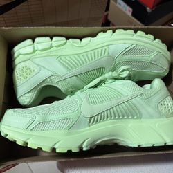 New Nike Vomero 5