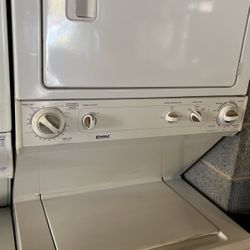 Stackable washer and dryer by Kenmore to 220