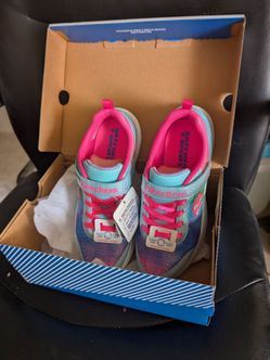 Girl sneakers -New size 2 Skechers  Designed in Los Angeles