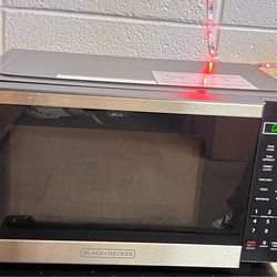 Black + Decker Microwave