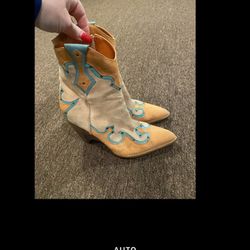 EUC BCB Girls Western Women’s Wedge heel boots Size 6 ankle boys gorgeous!