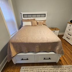 Queen Bed Set, With Mattress And Dresser Mirror