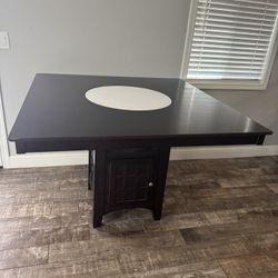 Dinning Table 