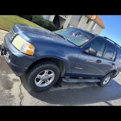 2004 ford explorer XLT