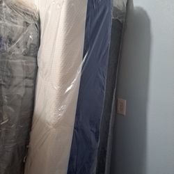 Cal King and king mattresses 