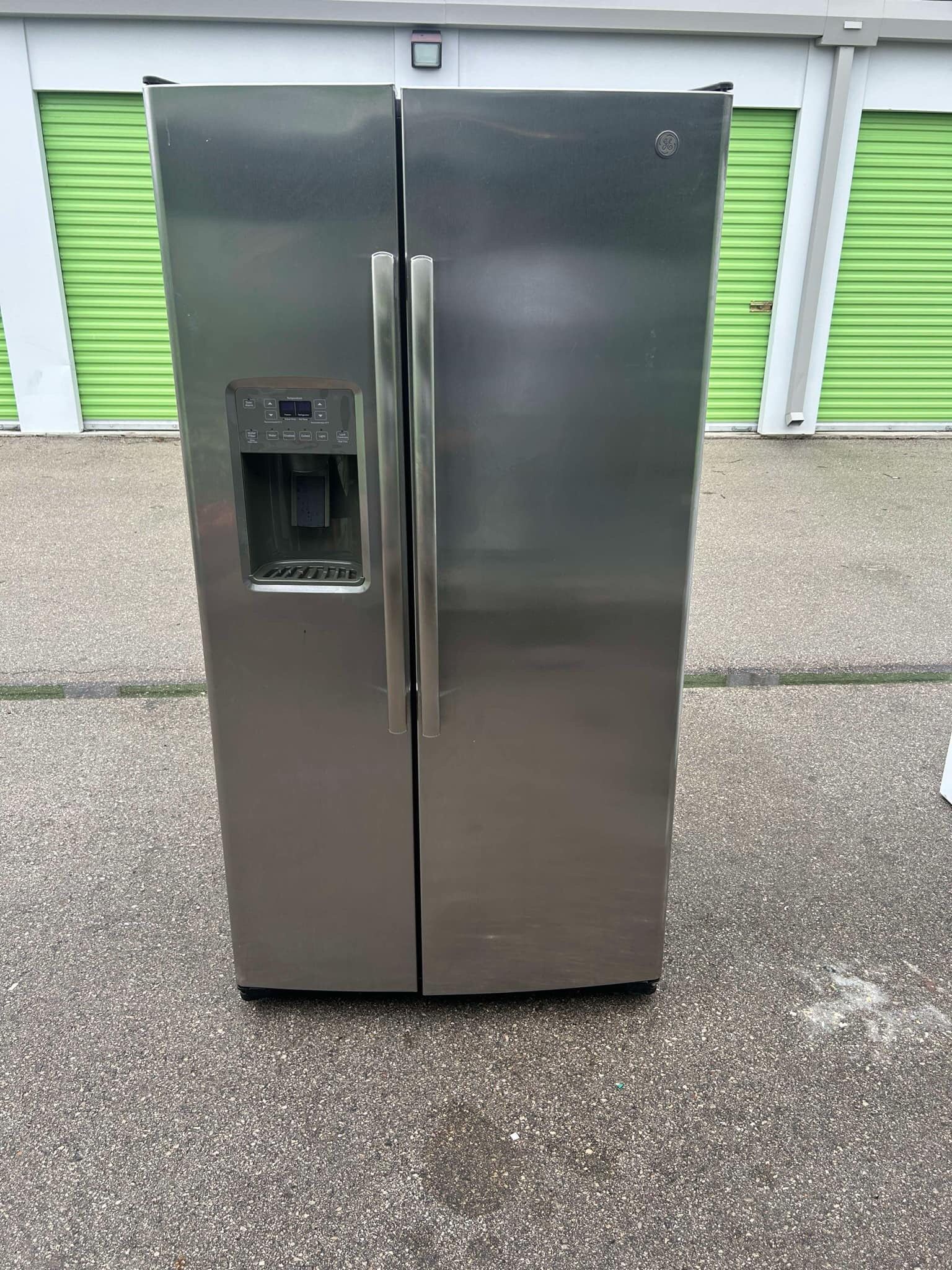 GE Stainless Steel SxS Refrigerator