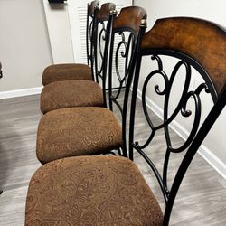 Round Brown Dinning Table With 4 Chairs
