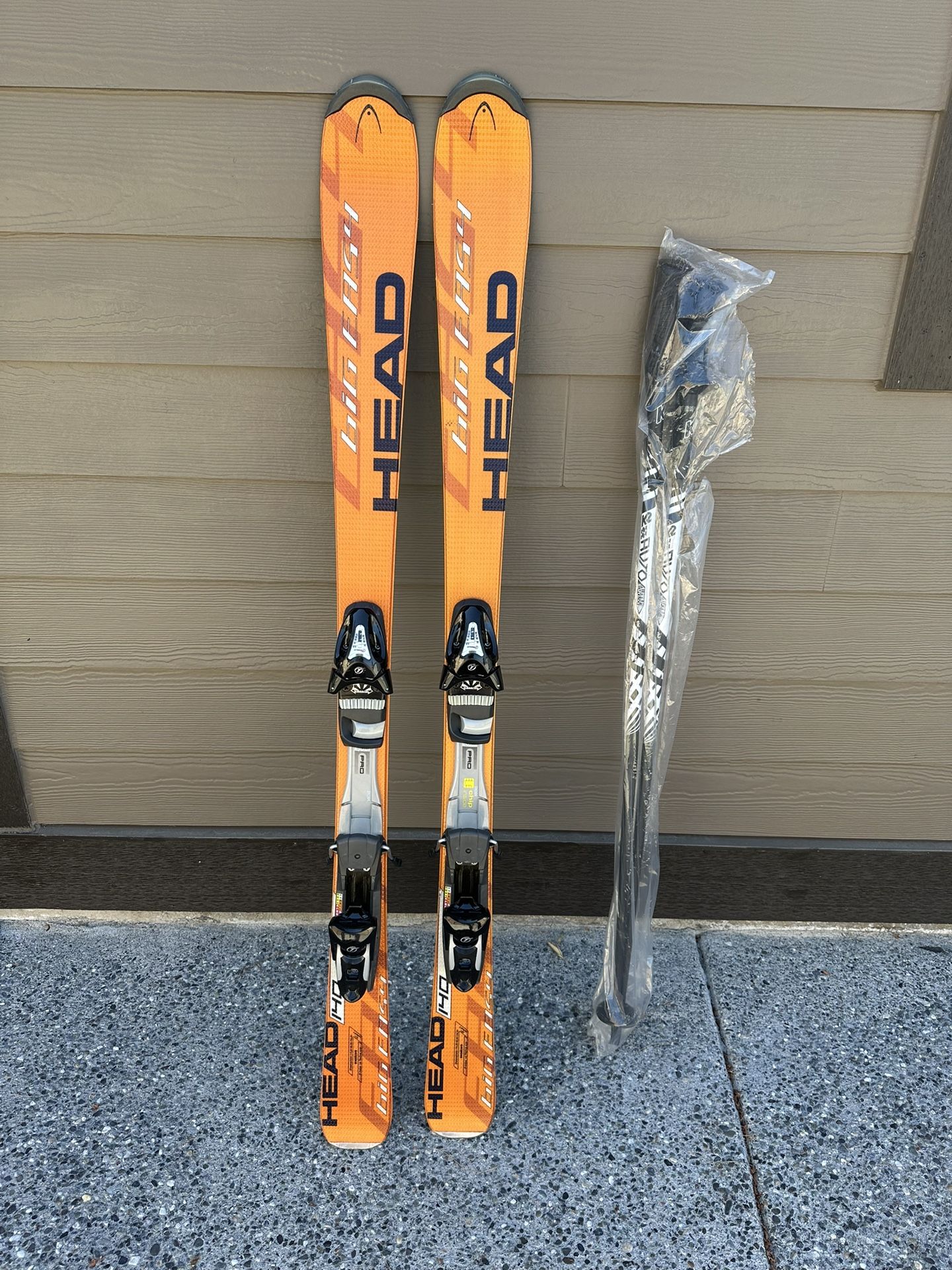 Skies Size 140