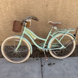 Huffy Cruiser Bike w/ Basket & Cup Holder – Needs Minor Fix