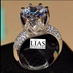 New 18k White Gold Engagement Ring 