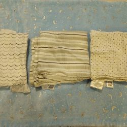 Infant swaddle blankets 