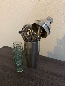 Cocktail Shaker + Shotglasses