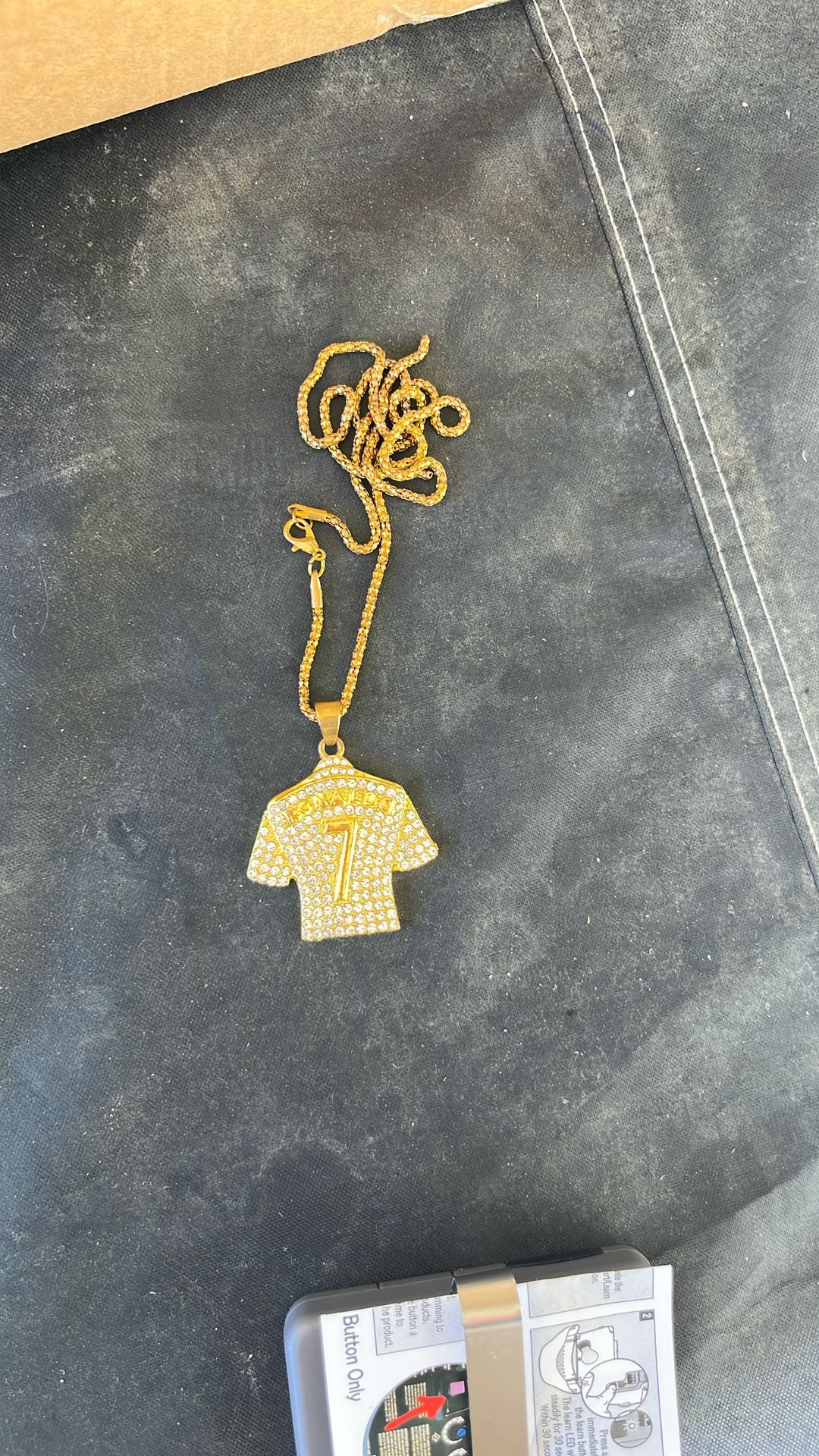 Ronaldo Pendant With Broken Chain