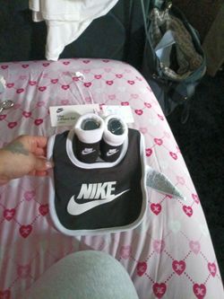 Bib and booties unisex
