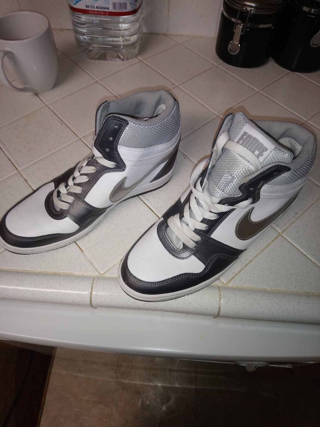 Nike size 8 narrow they say 9 1/2 but there not