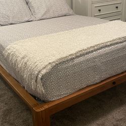 Thuma Platform Full Size Bed With Pillowboard
