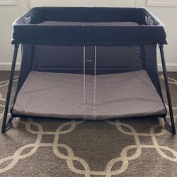 Baby Bjorn Travel Crib 