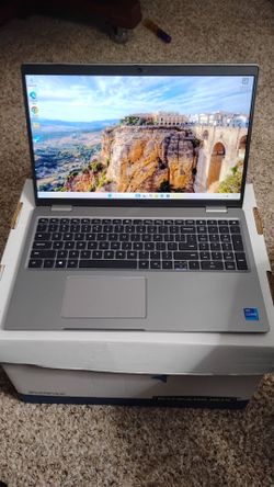 Dell Latitude 5520 Windows 11 pro 16 GB ram i7